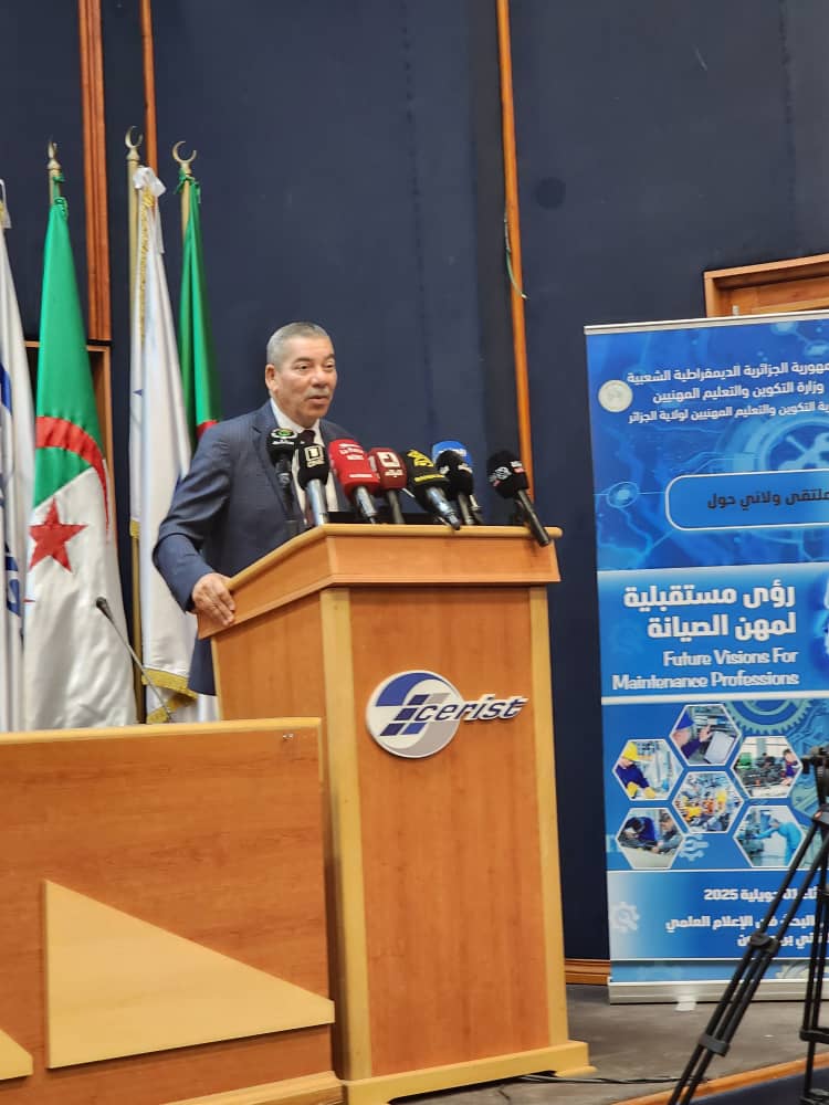 ستيلانتيس-تدعم-تكوين-التقنيين-في-الجزائر-من-خلال-شراكة-استراتيجية-مع-وزارة-التكوين-المهني-5 ستيلانتيس تدعم تكوين التقنيين في الجزائر من خلال شراكة استراتيجية مع وزارة التكوين المهني